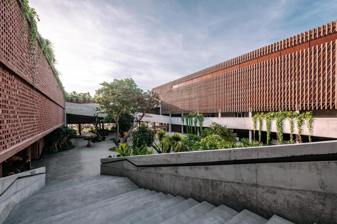 Potato Head Suites & Studios Seminyak  Exterior photo The library